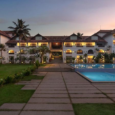 Estuary Sarovar Portico Poovar Exterior foto