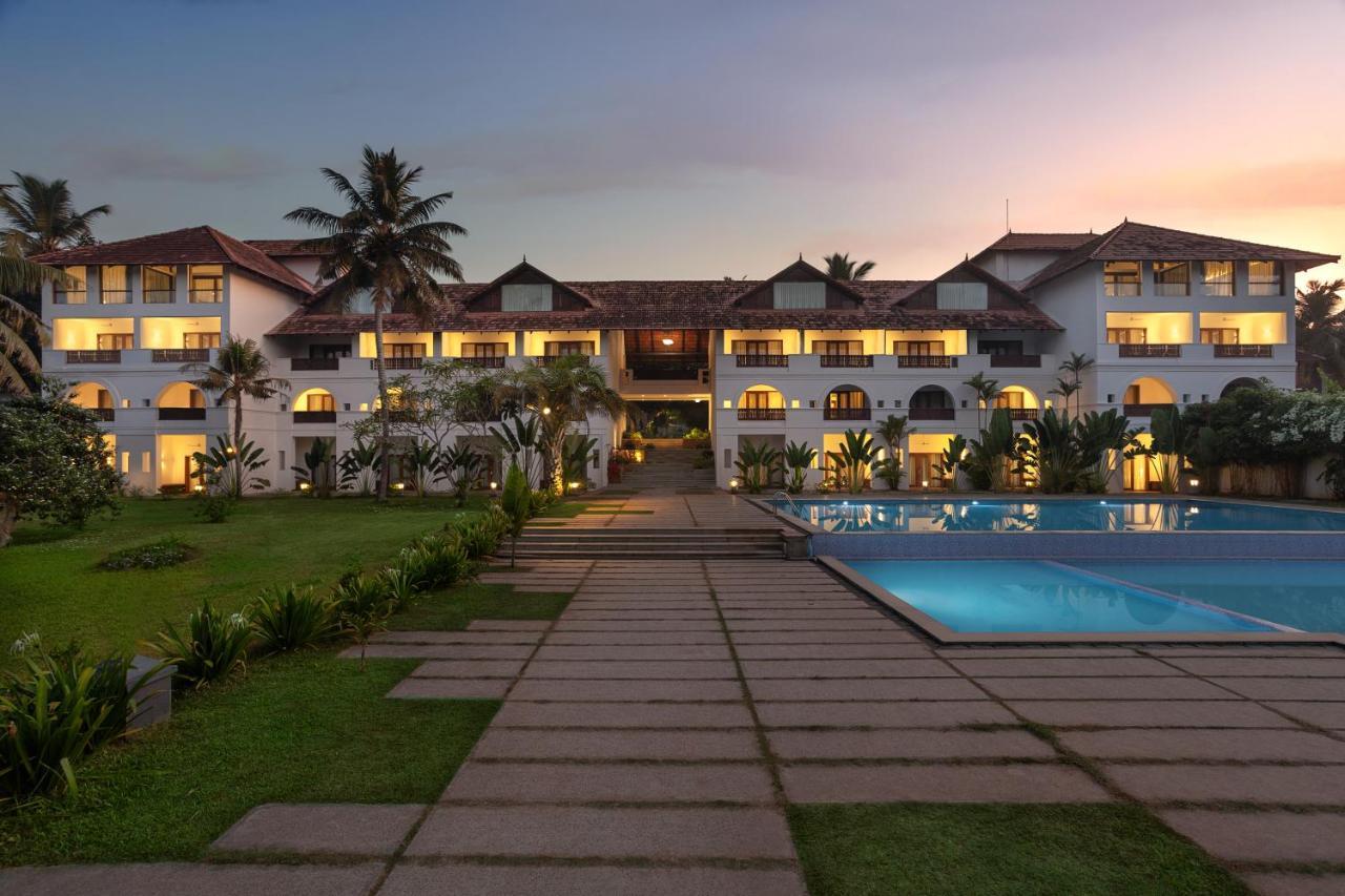 Estuary Sarovar Portico Poovar Exterior foto