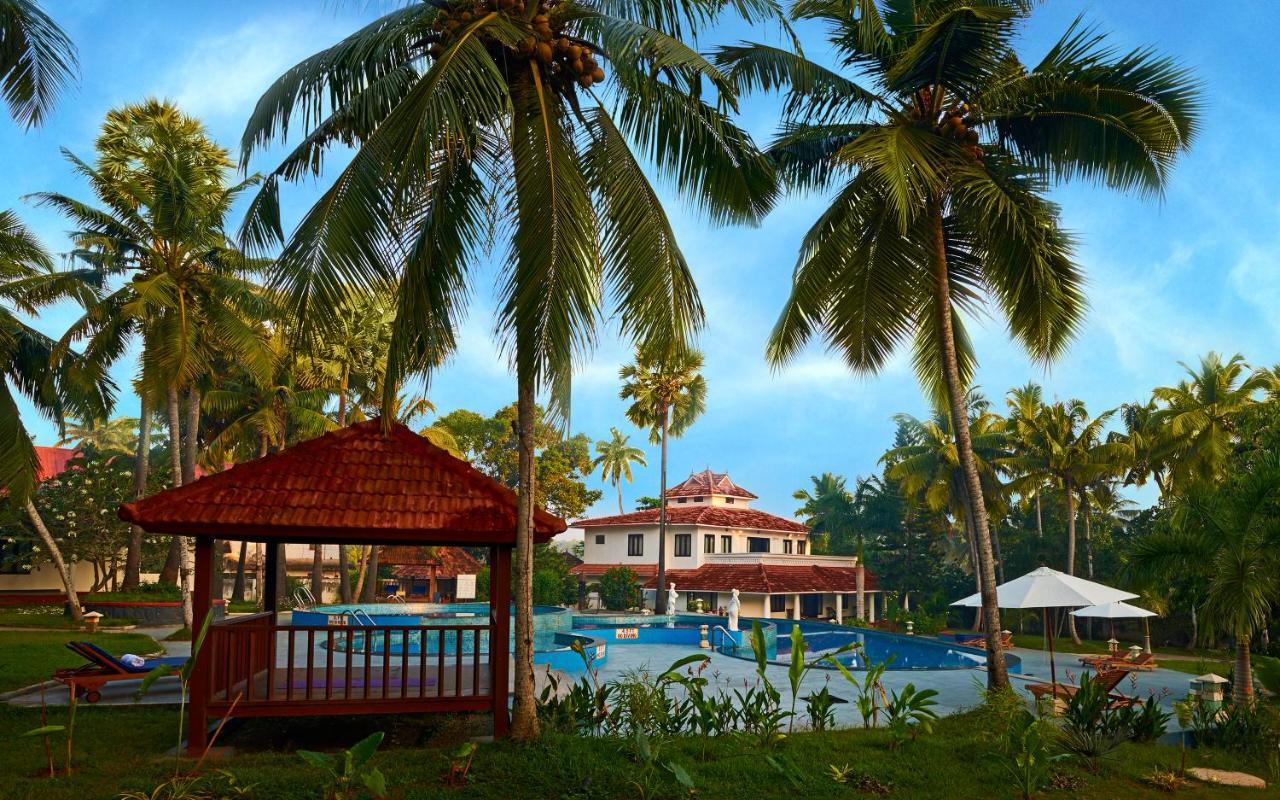 Estuary Sarovar Portico Poovar Exterior foto